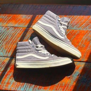 Women’s Grey Hightop skater Vans ❤️🖤